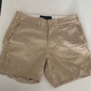 Men’s Abercrombie 5” khaki shorts size 28 great condition